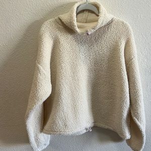 SOLD 💕NWT oversized Levis high neck Sherpa M/L